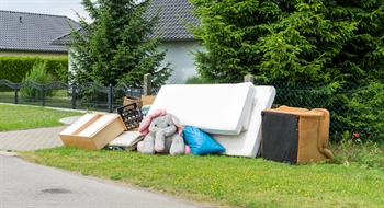 How Residential Trash Services Handle Bulk and Oversized Items