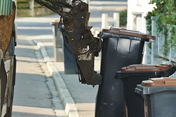 How Do Residents Set Up Garbage Collection in Charles City?